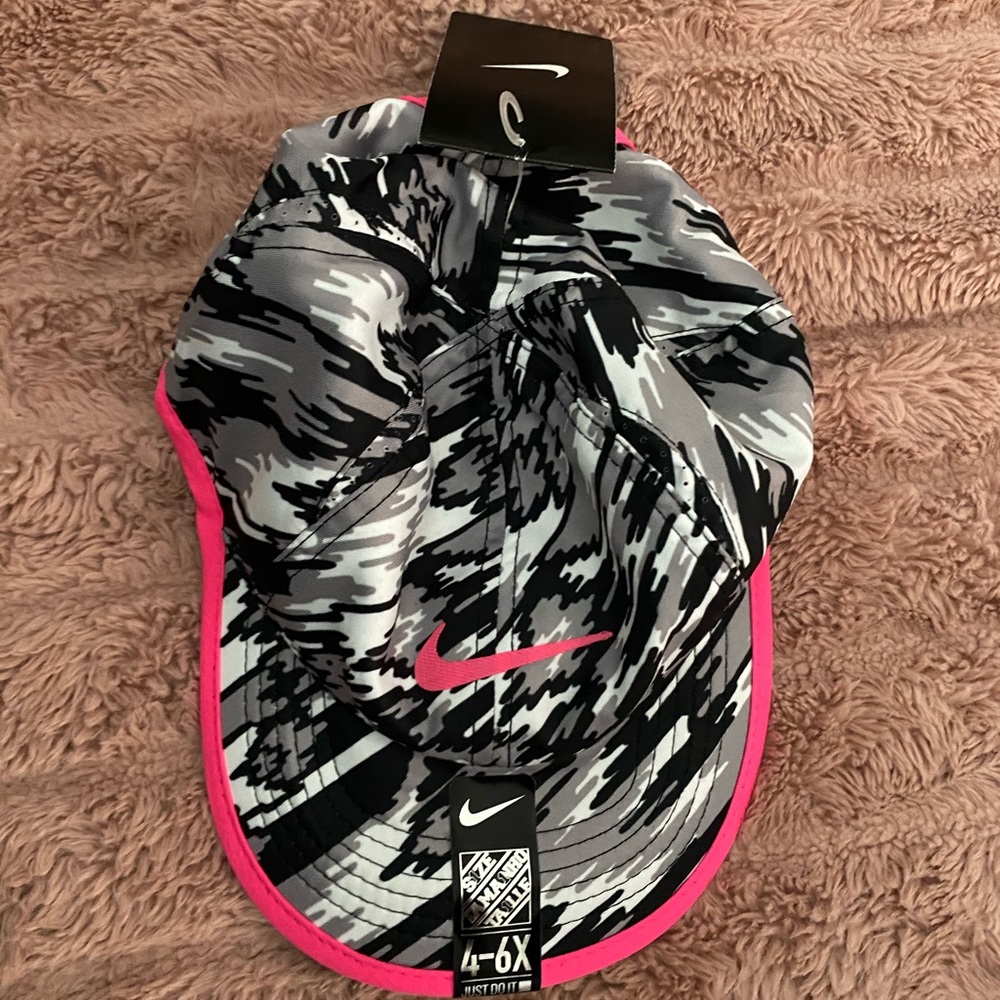 Nike Youth Featherlight Dri-Fit Adjustable Hat NWT